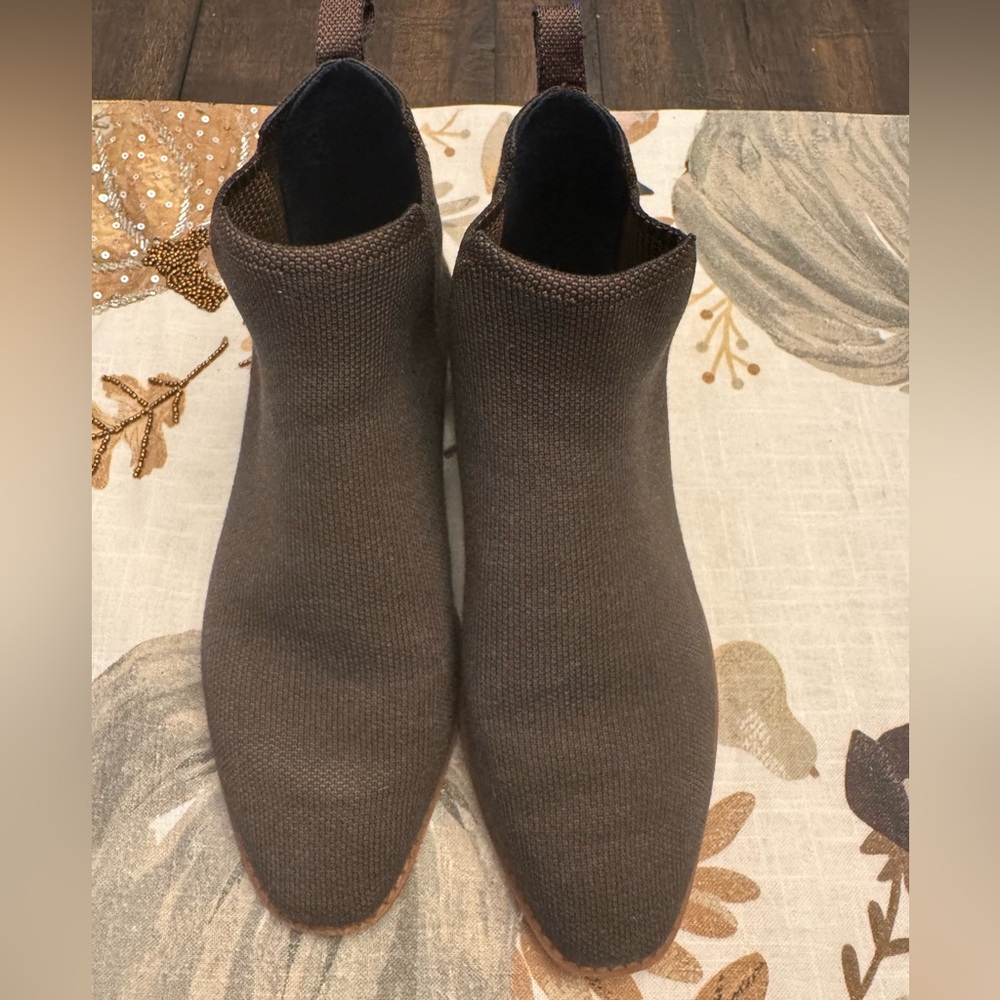 Brown rothys size 8.5 ankle boots